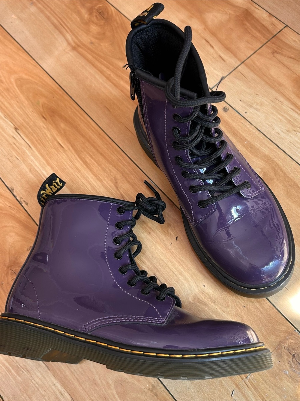 Dr. Martens Boots Doc Marten Kids Purple Patent Leather Delaney Lace Up Size 3